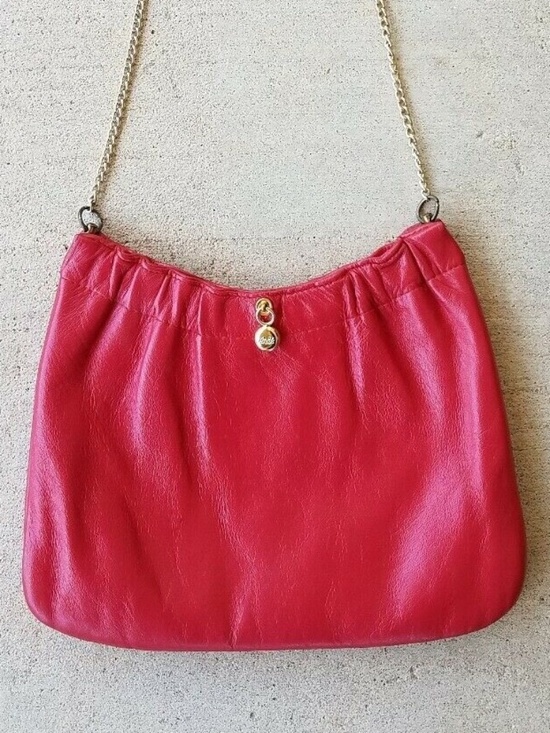 Ande Handbags - Vintage ANDE Small Red Leather Purse with Gold Metal Chain Strap